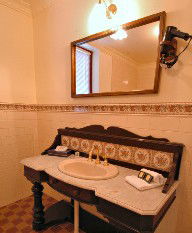 Victoria House Motor Inn - Accommodation Australia 1