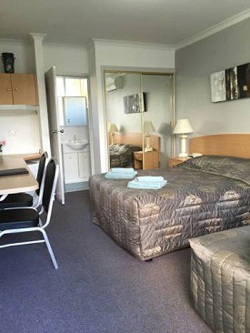 White Manor Motel - Accommodation Australia 4