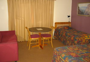 Highlands Motor Inn - Local Tourism 2