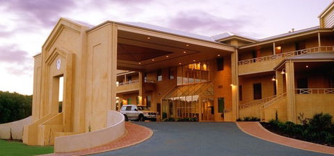 Abbey Beach Resort - Australia Shopping 3