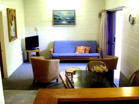 Ti Tree Holiday Apartments - Local Tourism 2