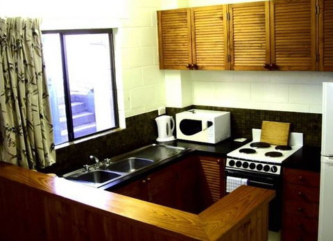 Ti Tree Holiday Apartments - Local Tourism 3