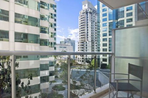 Astra Apartments - Chatswood - Bed n Breakfasts 0