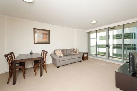 Astra Apartments - Chatswood - Bed n Breakfasts 1