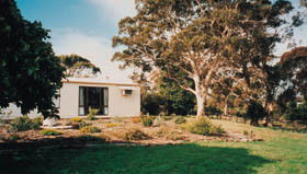 R&r Country Cottage - Local Tourism 0