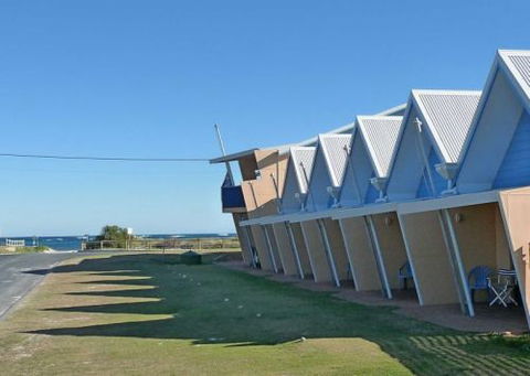 Windsurfer Beach Chalets - Accommodation Australia 0