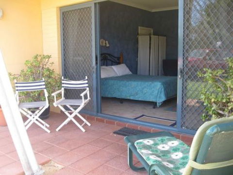 Windsurfer Beach Chalets - Accommodation Australia 3