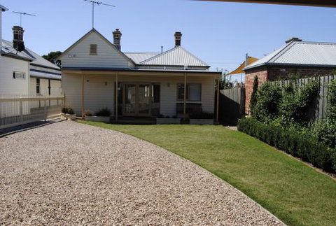 Sabina On Little Myers - Accommodation Australia 8