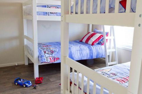 Coral Sands Luxury Beach House - Local Tourism 5