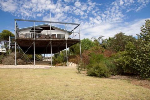 Coral Sands Luxury Beach House - Local Tourism 7
