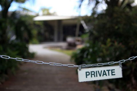 ArtHOUSE Beachfront Accommodation - Local Tourism 0