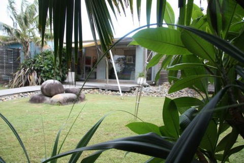ArtHOUSE Beachfront Accommodation - Local Tourism 7
