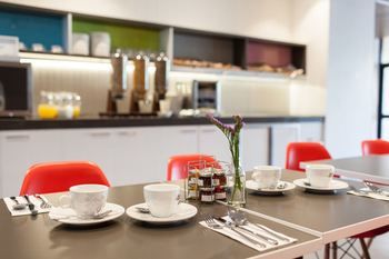 Abode By Easystay - Local Tourism 24