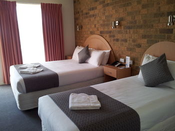 Best Western Mill Park Motel - Local Tourism 21