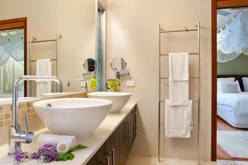 Lake Weyba Cottages Noosa - Accommodation Australia 11