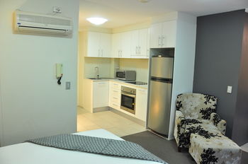 Annam Serviced Apartments - Bed n Breakfasts 17
