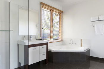 Yering Gorge Cottages By The Eastern Golf Club - Local Tourism 21