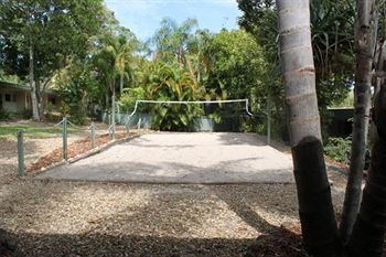 Nomads Noosa Backpackers Hostel - Australia Shopping 4