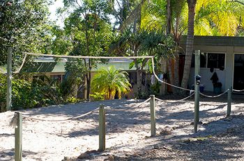 Nomads Noosa Backpackers Hostel - Australia Shopping 8