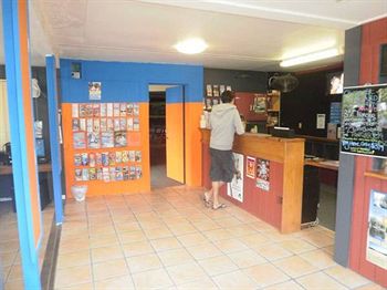 Nomads Noosa Backpackers Hostel - Australia Shopping 9