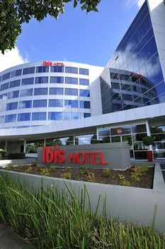 Ibis Melbourne Glen Waverley - Australia Shopping 15