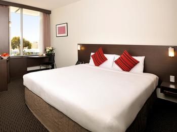 Ibis Melbourne Glen Waverley - Australia Shopping 17