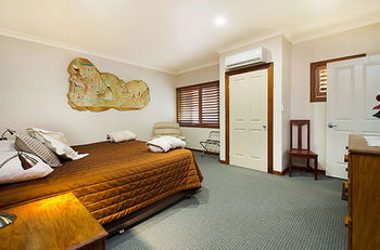 Artisan Spa Views - Local Tourism 4