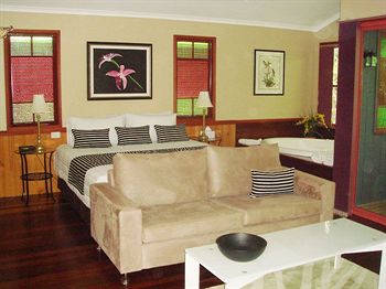 Amore On Buderim Luxury Rainforest Cabins - Local Tourism 4