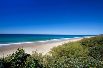 Beach Breakers Resort - Australia Shopping 14