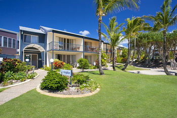 Beach Breakers Resort - Australia Shopping 17