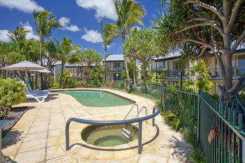 Beach Breakers Resort - Australia Shopping 40