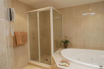 The Hermitage Motel - Accommodation Australia 1