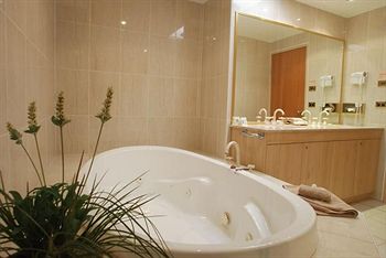 The Hermitage Motel - Accommodation Australia 4