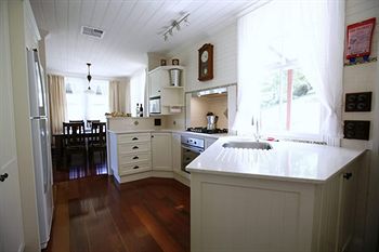 Singletons Retreat - Accommodation Australia 11