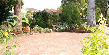 North Ryde Guest House - Australia Shopping 6