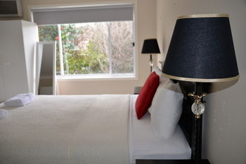North Ryde Guest House - Australia Shopping 14
