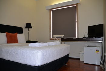 North Ryde Guest House - Australia Shopping 17