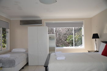 North Ryde Guest House - Australia Shopping 19