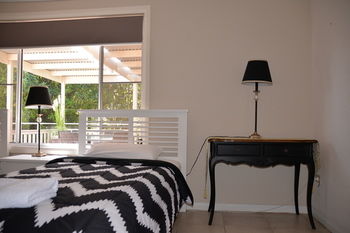 North Ryde Guest House - Australia Shopping 27