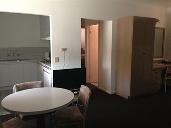 Nunawading Motor Inn - Accommodation Australia 16