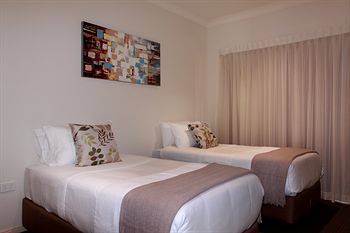H Boutique Hotel - Accommodation Australia 5