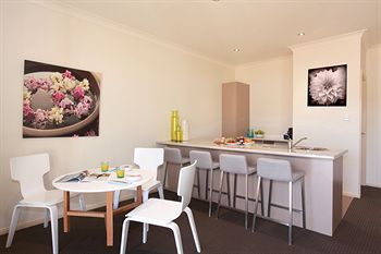 H Boutique Hotel - Accommodation Australia 8