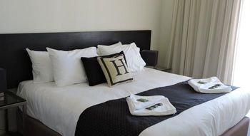 H Boutique Hotel - Accommodation Australia 13
