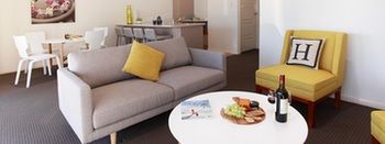 H Boutique Hotel - Accommodation Australia 18