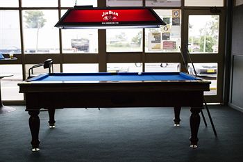 Brown Jug Inn Hotel - Australia Shopping 2