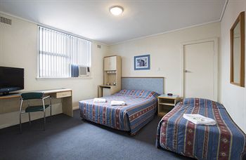 Brown Jug Inn Hotel - Australia Shopping 4