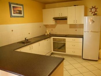 Northpoint Holiday Apartments - Accommodation Australia 3