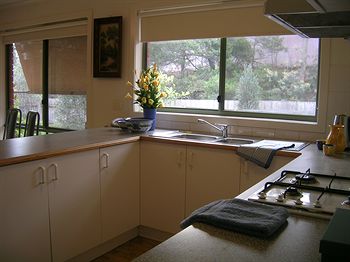Australian Home Away Ringwood @ Bardia - Local Tourism 25