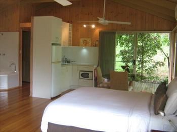 Belle's At Montville - Accommodation Australia 12