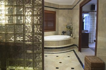 Kingfishers Manor @ Noosa - Local Tourism 7